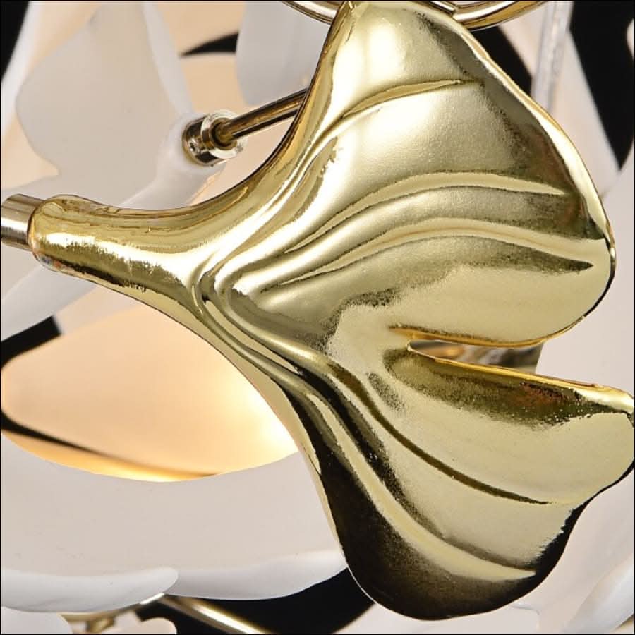 Wreath on Head – Luxury LED Chandelier (Gold & Crystal)